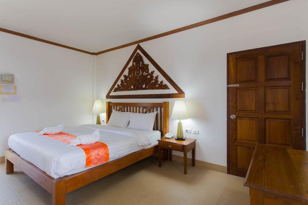 Onnicha Hotel Ratsada Bagian luar foto