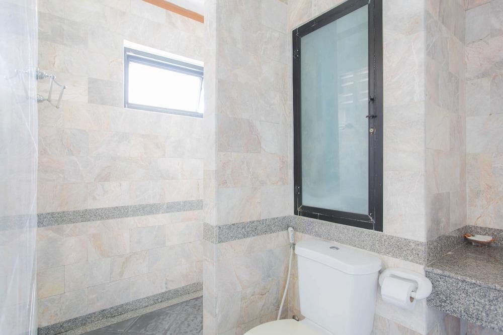 Onnicha Hotel Ratsada Bagian luar foto