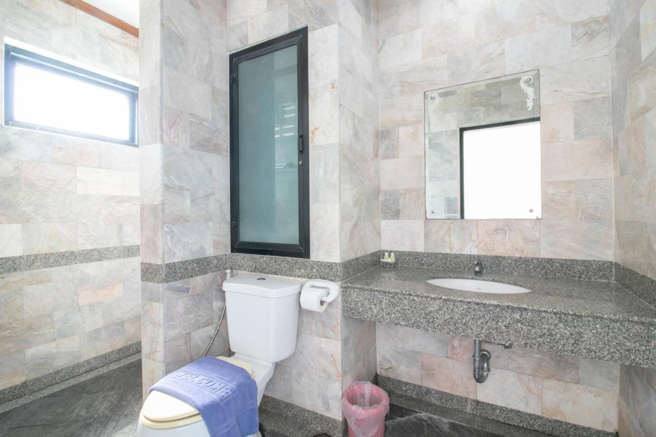 Onnicha Hotel Ratsada Bagian luar foto